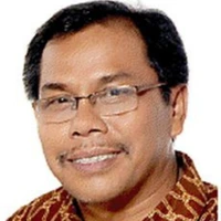Dr. Suwandi Sumartias